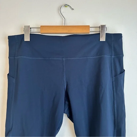 Lululemon Pace Rival Crop Full-On Luxtreme 22" True Navy Size 12 - Picture 6 of 8
